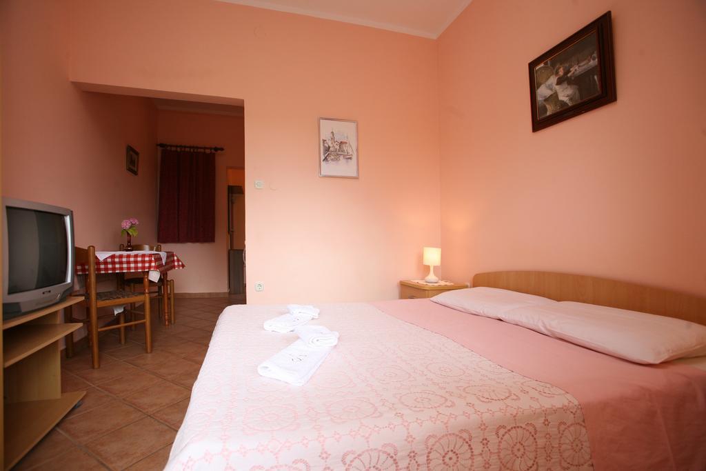 Apartments Neda - Porec South 客房 照片
